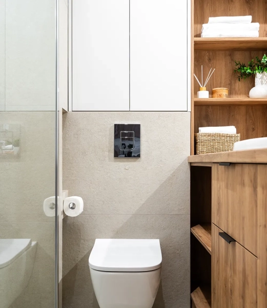 Чем и как закрыть трубы в туалете своими руками