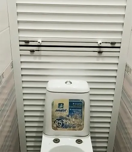 Чем и как закрыть трубы в туалете своими руками