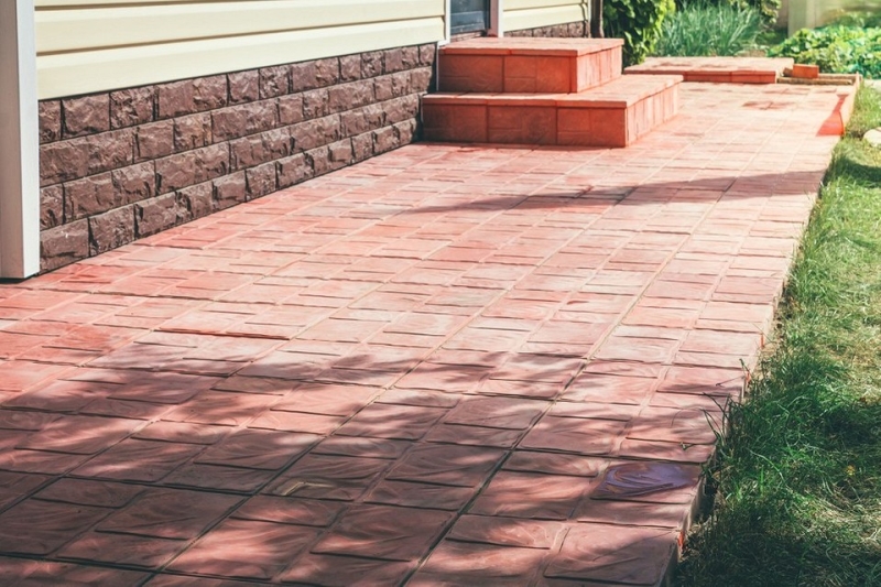 Чем закрыть фундамент дома снаружи дешево и красиво: 6 лучших вариантов