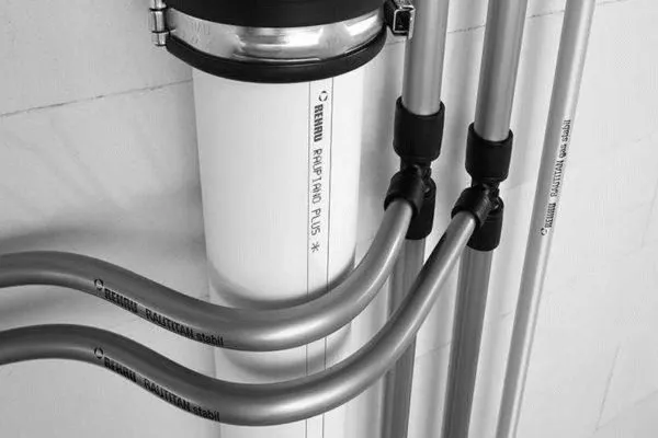 Как сделать разводку труб в ванной