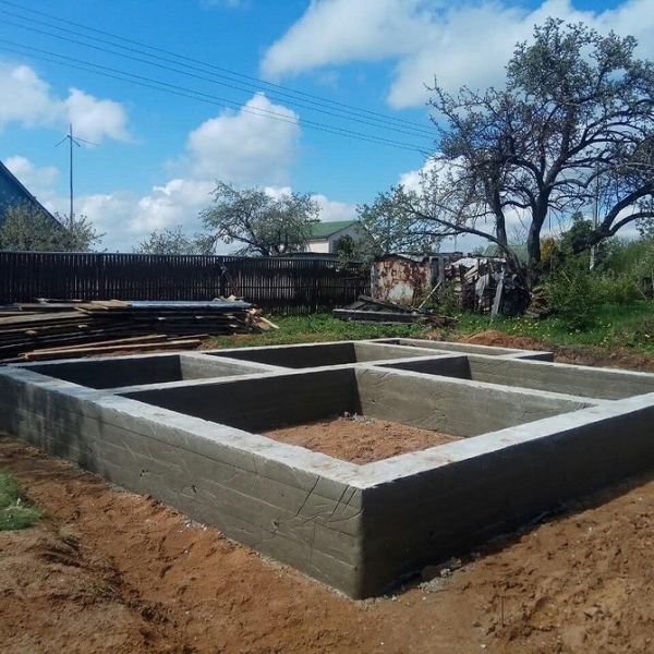 Как залить ленточный фундамент своими руками: пошаговая инструкция