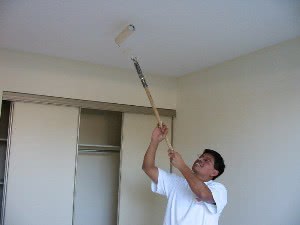 Покраска потолка